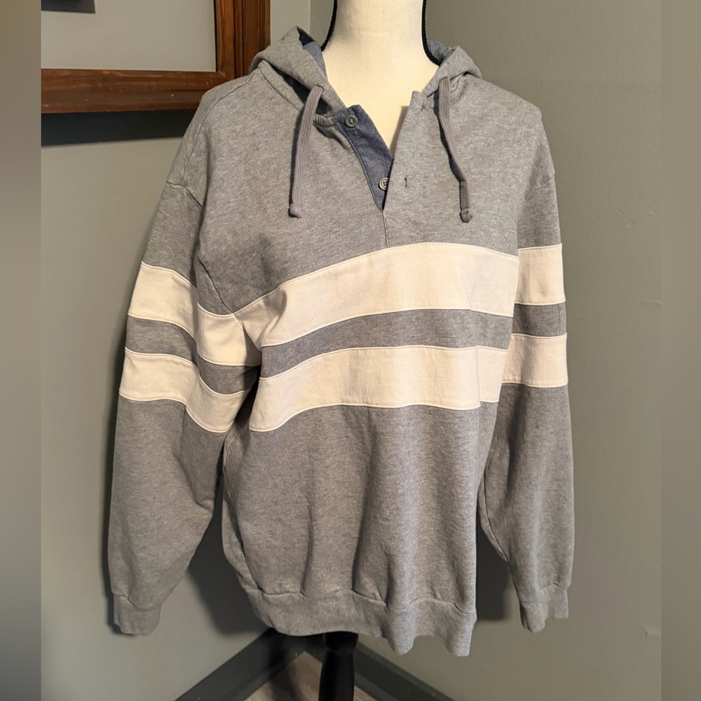 Nwot Classic Gray and White Men's Hoodie sz XL by Free Assembly.